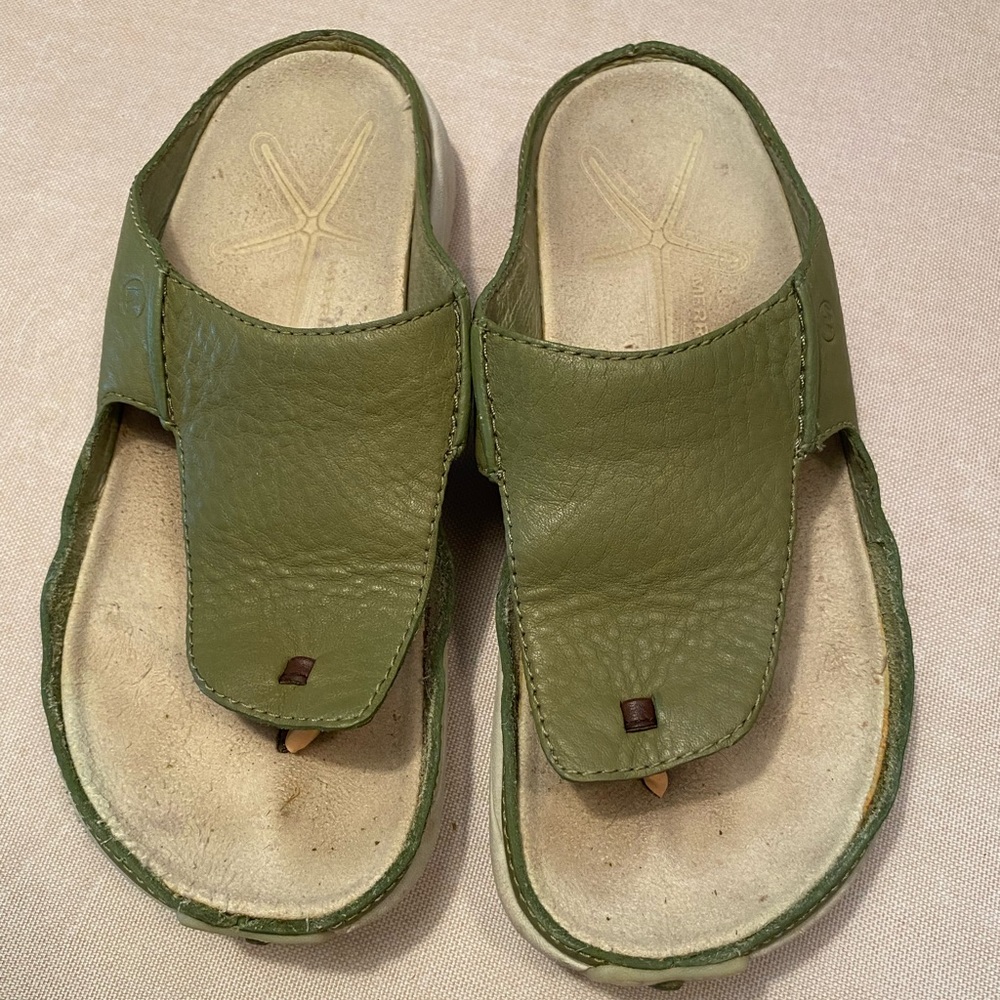 Merrell super comfy leather sandals! Size 8